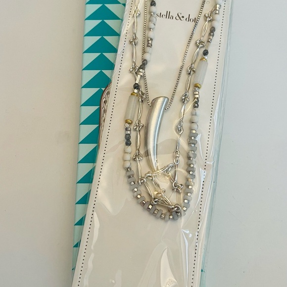 Stella & Dot Tiburon Necklace Silver White 3 in 1 Beads Stone Horn - New In Box - Picture 5 of 5